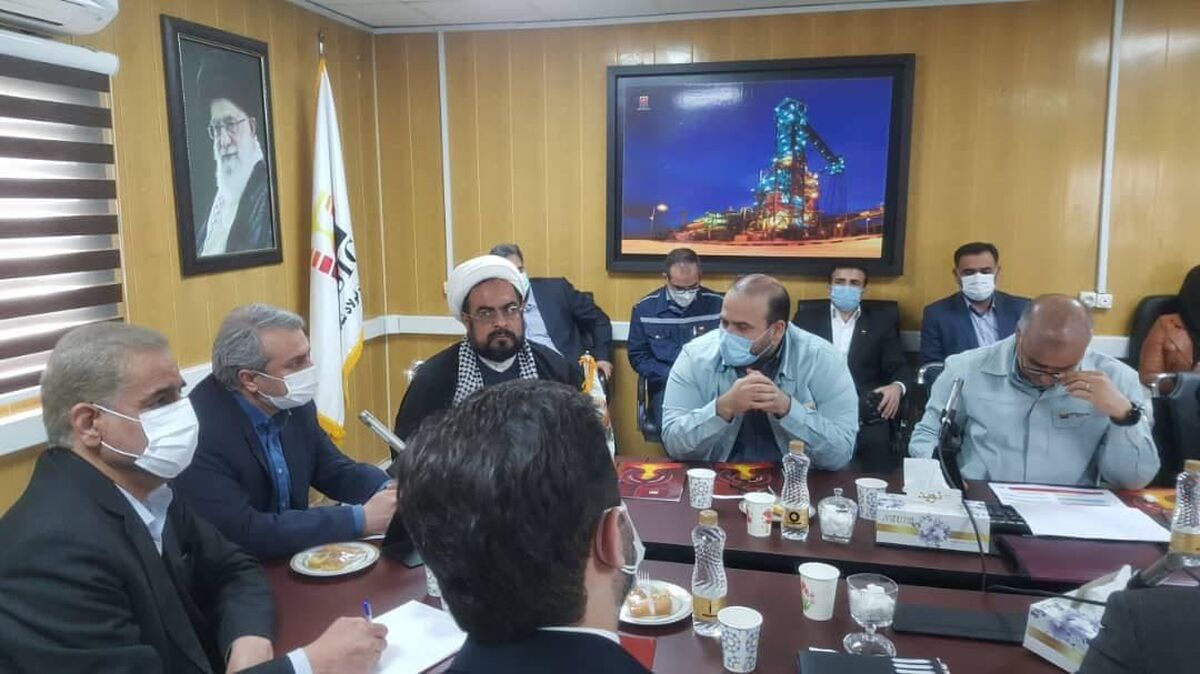 نشست وزیر صمت با مسئولان فولاد خوزستان و فولاد شادگان و سایر مدیران استانی