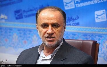 فاصله بین حقوق بازنشستگان و شاغلین زیاد است/ حقوق بازنشستگان جوابگوی نیازهای آنها نیست