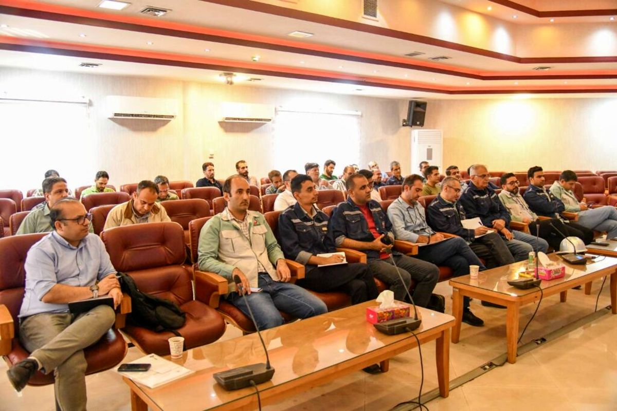 برگزاری جلسه توجیهی مناقصه عمومی پروژه احداث نیروگاه خورشیدی ۴۰ مگاواتی در شرکت آهن و فولاد ارفع

