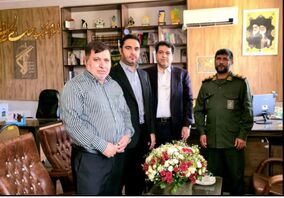 تأکید بر نقش محرومیت‌ زدایی در دیدار سرپرست مجتمع فولاد غدیر نی‌ریز با فرمانده سپاه نی‌ریز

