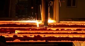 با وجود محدودیت ۸۵درصدی انرژی؛ ۴۵هزارتن شمش فولادی در فولاد غدیر نی‌ریز تولید شد