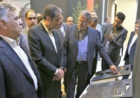 بازدید رئیس ایمیدرو و رئیس سازمان زمین‌شناسی از غرفه ذوب‌آهن در ایران اکسپو ۲۰۲۵
