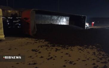  واژگونی کامیون حامل زغالسنگ در محور بروجن به فرادنبه