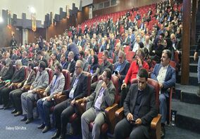 تقدیر از مدیرعامل شرکت معادن سنگ آهن احیاء سپاهان در همایش ملی وفاق برای ایران ماهر