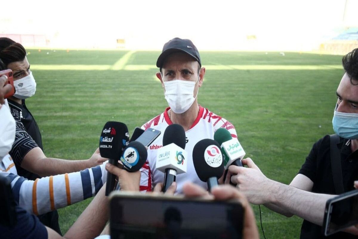  گل محمدی: پرسپولیس با چهار غایب مقابل فولاد/پرسپولیس و فولاد در قرعه سختی قرار گرفتند/ با انگیزه های خاص خودمان وارد مسابقات می شویم
