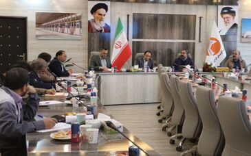 نشست صمیمی مدیر عامل و تعدادی از معاونین و مدیران با همکاران شاغل در شرکت آلومینای ایران به مناسبت ۱۲ آذر ، گرامیداشت روز جهانی معلولان